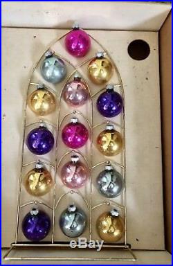 1960 Shiny Brite Christmas Ornament Cathedral Window Centerpiece Glass Balls Box