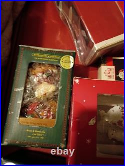 Huge Collection Of Collectable Christmas Ornaments. Vera Bradley, Hallmark, Read Huge Collection Of Collectable Christmas Ornaments. Vera Bradley, Hallmark, Read