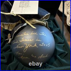 Natalie Sarabella New York 2005 Handpainted Glass Taxi Round Christmas Bauble