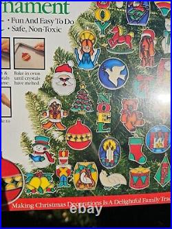 RARE! Makit & Bakit Stained Glass Suncatchers 40 Piece Christmas Ornament Kit