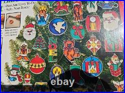 RARE! Makit & Bakit Stained Glass Suncatchers 40 Piece Christmas Ornament Kit