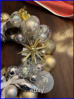 Retro Christmas Ornament Wreath 10 Form featuring'1989' Silver Bell