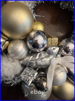 Retro Christmas Ornament Wreath 10 Form featuring'1989' Silver Bell