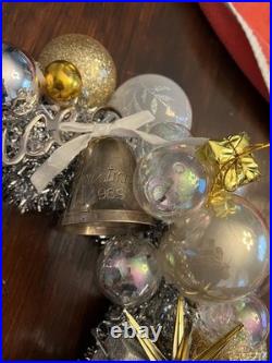 Retro Christmas Ornament Wreath 10 Form featuring'1989' Silver Bell