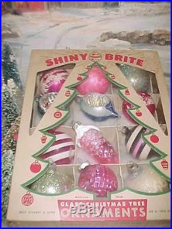 Stunning Stencil Indent Pink Pinecone & Waffled Glass Antique Vtg Xmas Ornaments