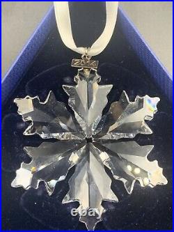 Swarovski Crystal 2014 Annual SNOWFLAKE CHRISTMAS ORNAMENT 5059026 in Box