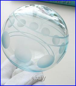 TIFFANY & Co. 2019 Crystal Christmas Ornament Ball 7cm Tiffany Blue Glass TIFFANY & Co. 2019 Crystal Christmas Ornament Ball 7cm Tiffany Blue Glass