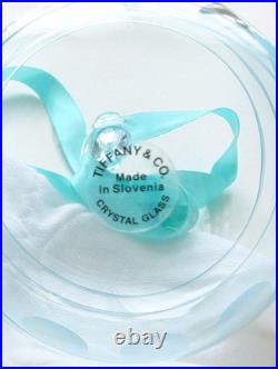 TIFFANY & Co. 2019 Crystal Christmas Ornament Ball 7cm Tiffany Blue Glass TIFFANY & Co. 2019 Crystal Christmas Ornament Ball 7cm Tiffany Blue Glass